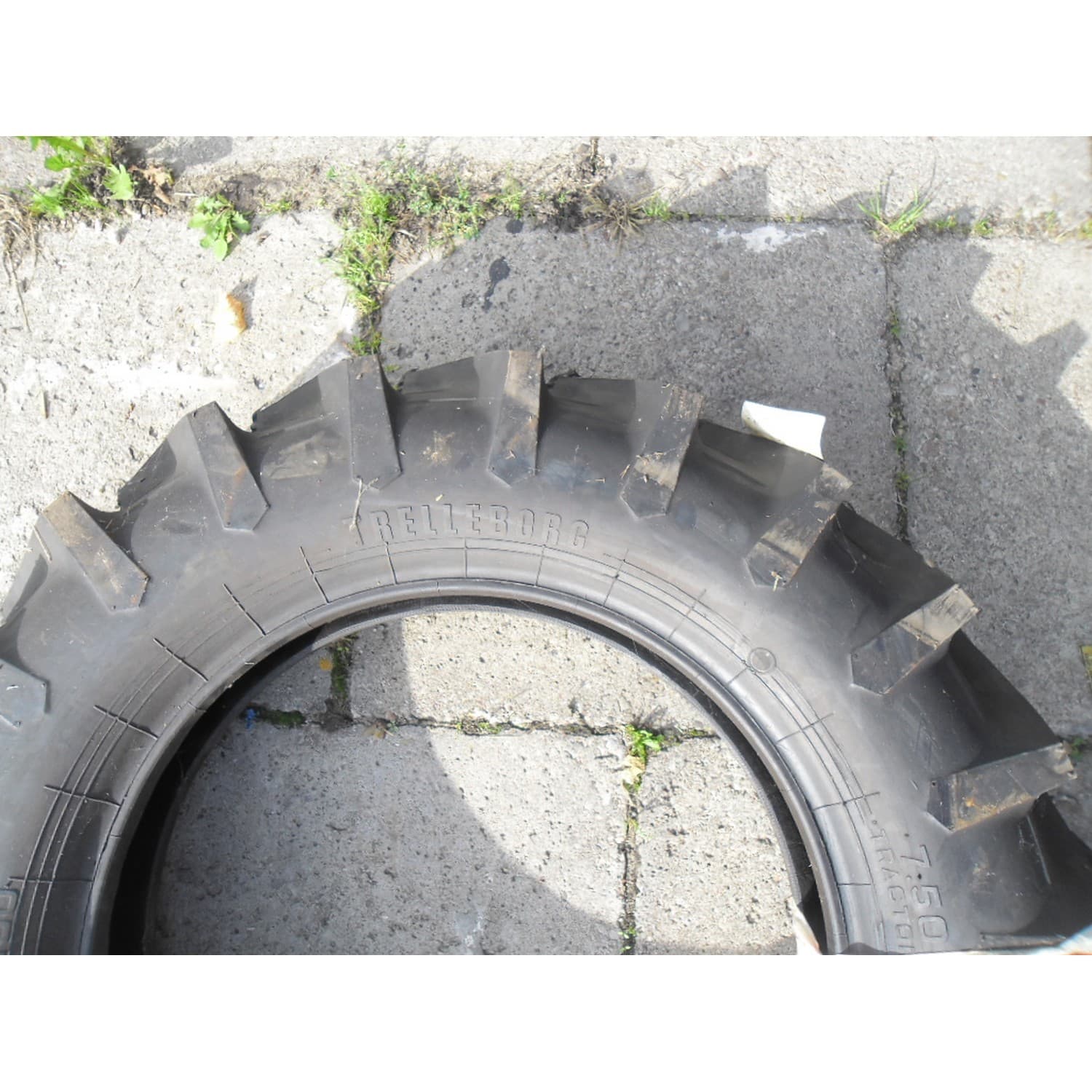 Opona ciągn.  7.50 r 20 tM190 6pr radial treleborg