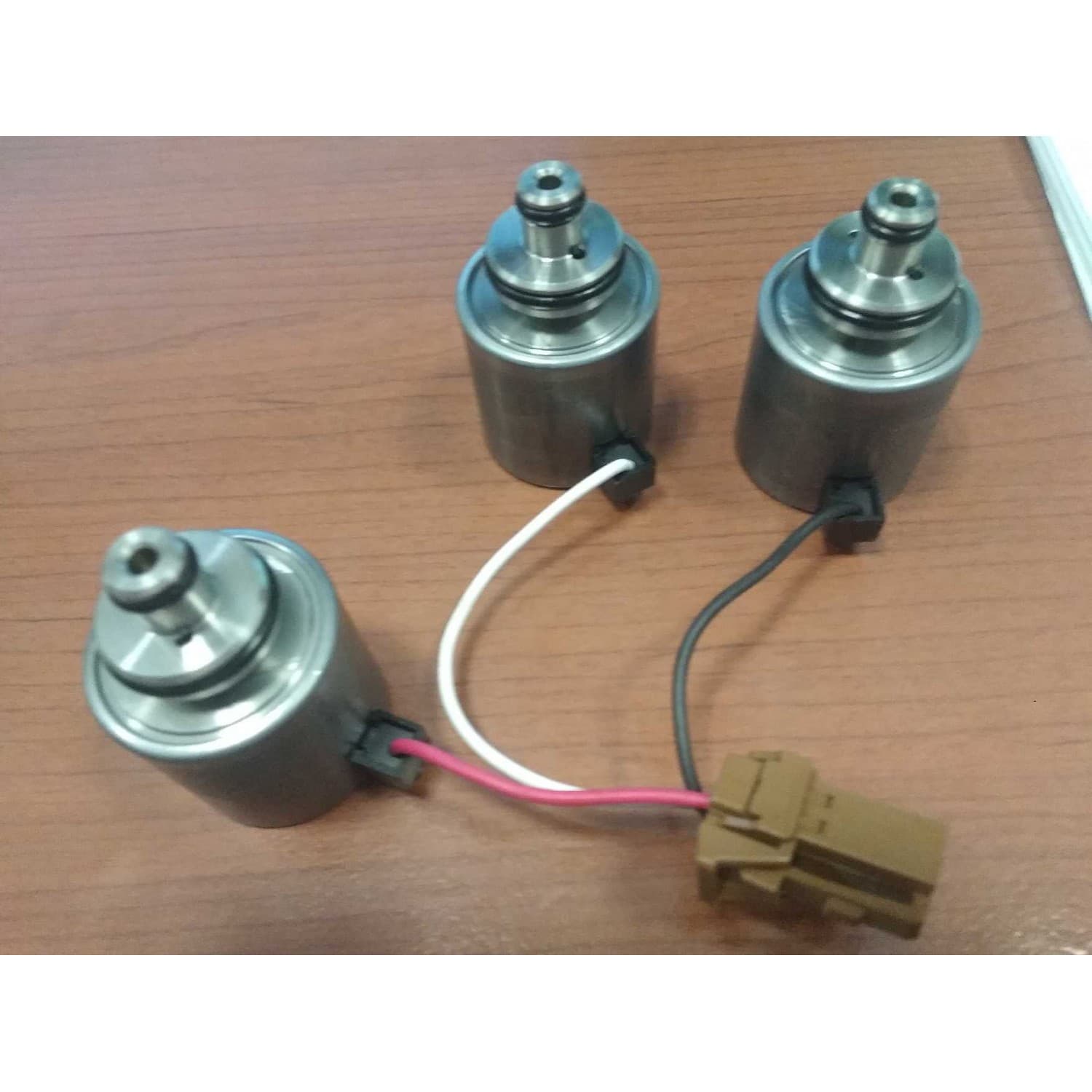 Zawór kpl M5071,M5091,M5111,M7040,M8540,M9540,M9960m