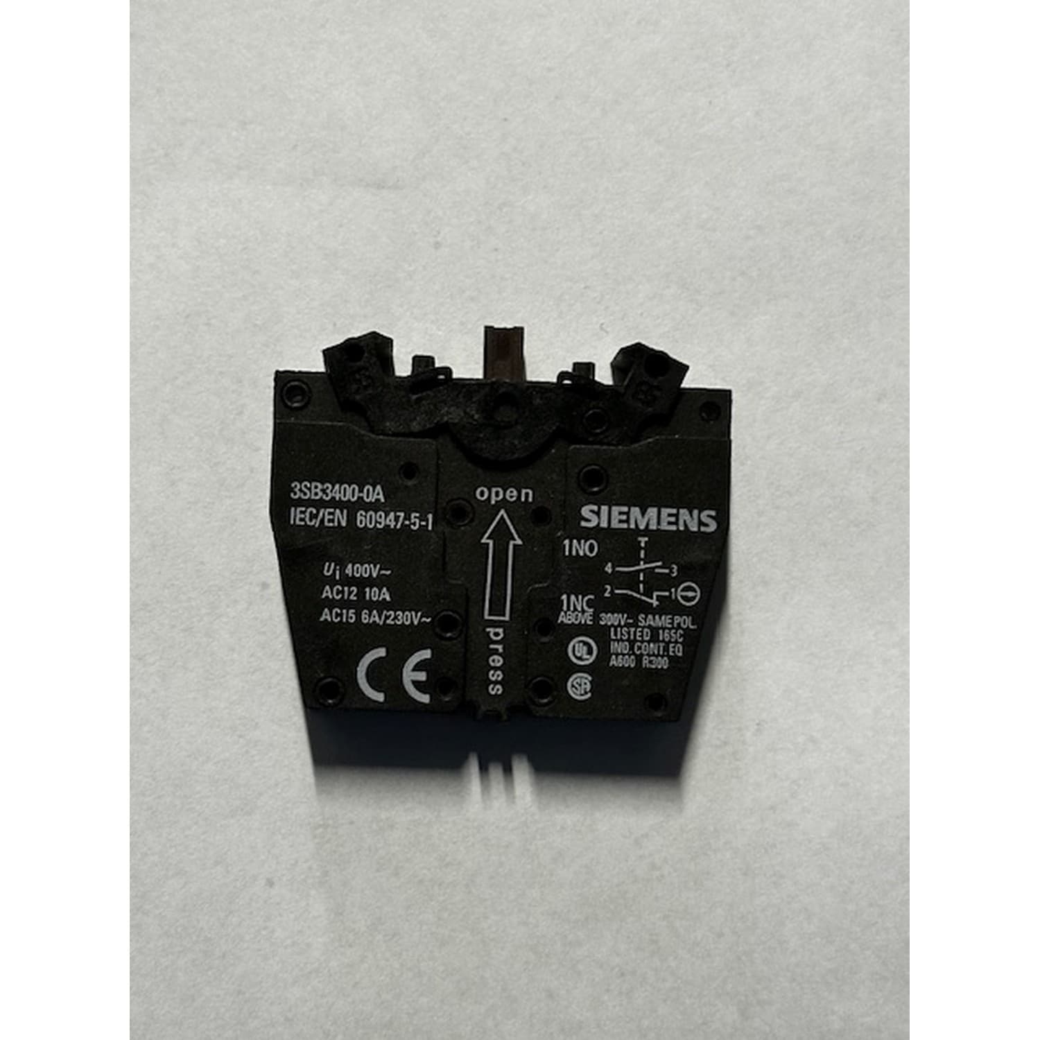 Przycisk otw.drzwi czerw.siemens-kpl 3sb3218-0aa21