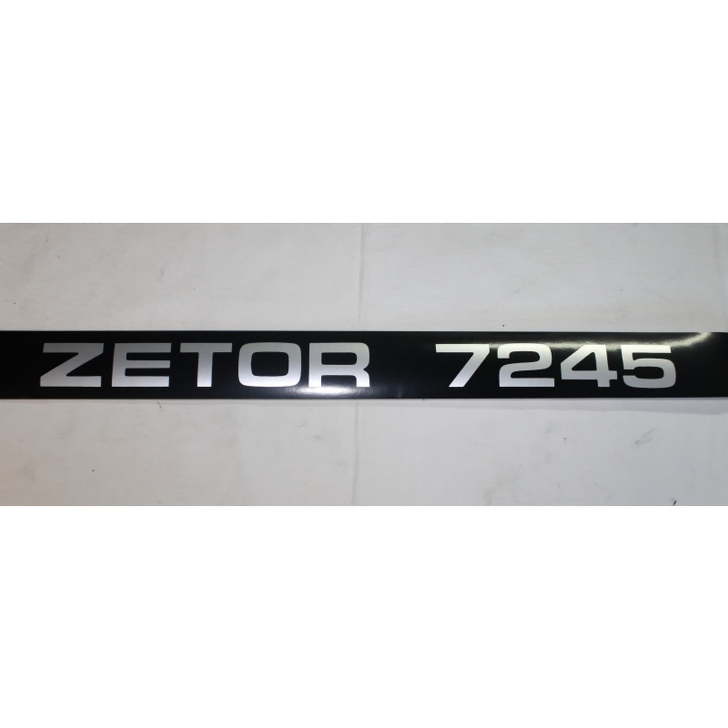 Napis boczny prawy 7245 zetor